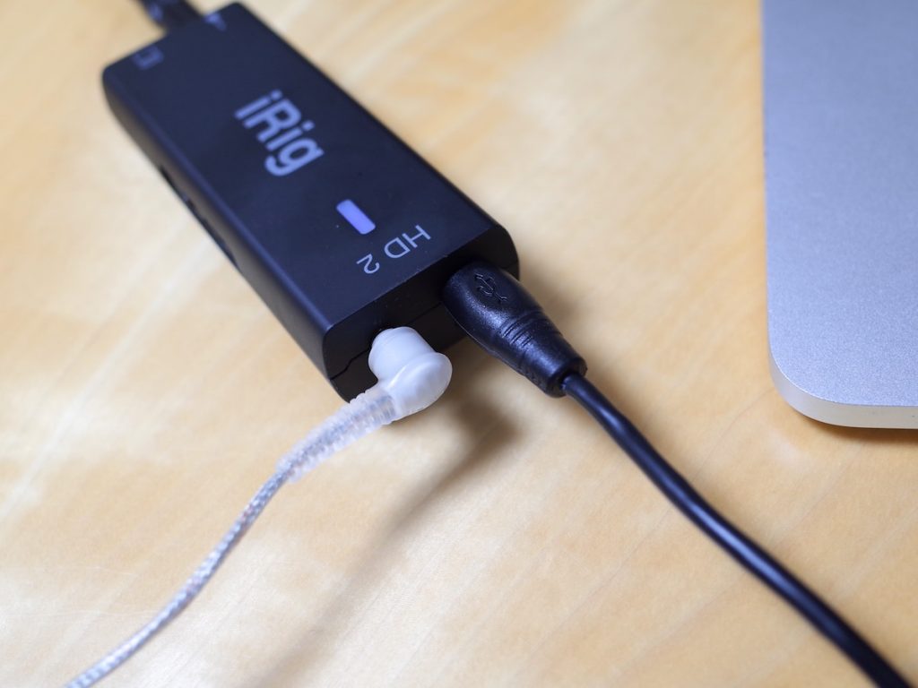 iRig・イヤホン・USBを接続